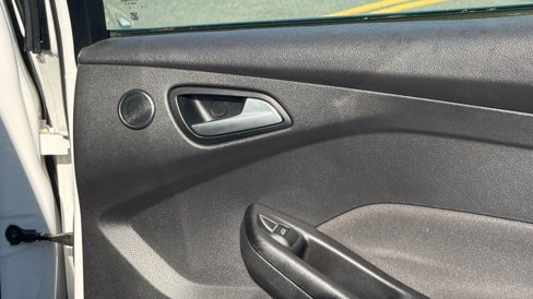 Used 2012 Ford Focus Titanium image 23