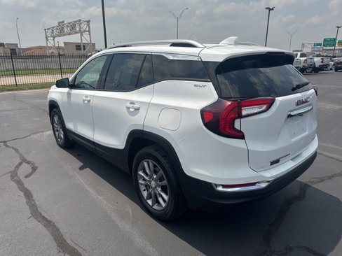 Used 2024 GMC Terrain SLT image 7