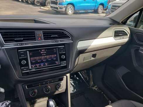 Used 2020 Volkswagen Tiguan S image 21