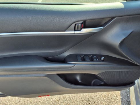 Certified 2021 Toyota Camry SE image 9