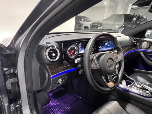 Used 2017 Mercedes-Benz E 300 4MATIC image 23
