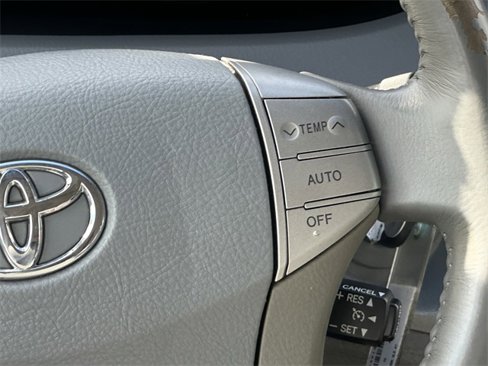 Used 2007 Toyota Avalon XLS image 13