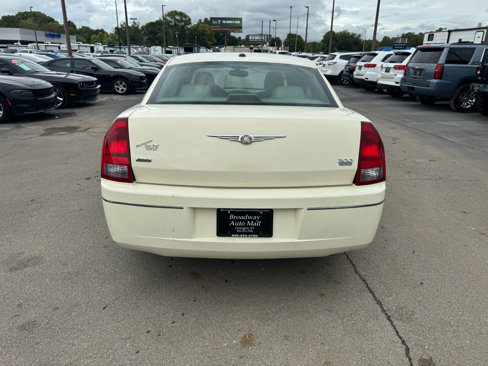 Used 2007 Chrysler 300 Touring L w/ Luxury Group image 4