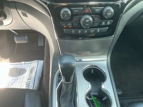 Used 2019 Jeep Grand Cherokee Altitude image 12