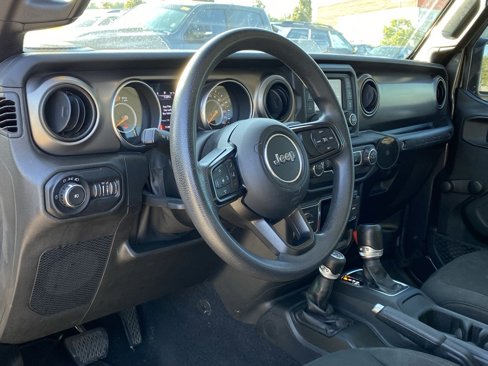 Used 2018 Jeep Wrangler Unlimited Sport image 9