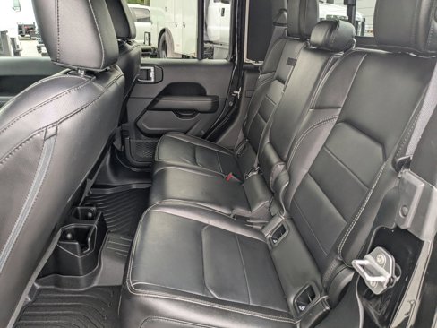 Used 2020 Jeep Gladiator Overland w/ Popular Equipment Package image 14