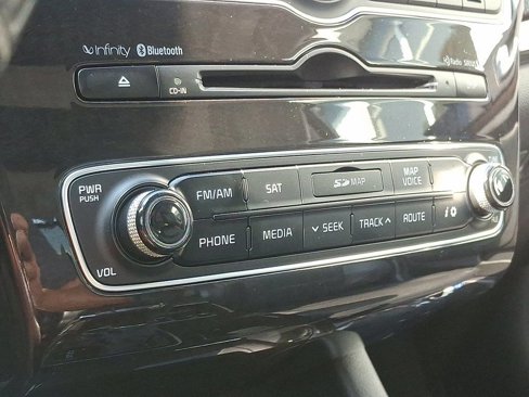 Used 2015 Kia Cadenza Premium w/ Technology Package image 16