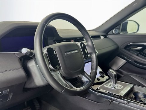 Used 2020 Land Rover Range Rover Evoque SE image 9