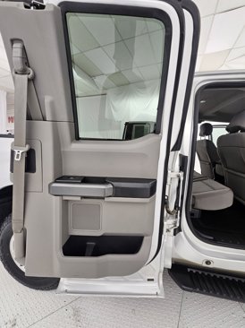Used 2017 Ford F150 XLT w/ Equipment Group 301A Mid image 26