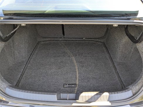 Certified 2019 Volkswagen Jetta SEL Premium image 12