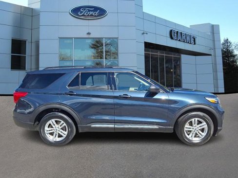 Certified 2022 Ford Explorer XLT w/ Equipment Group 202A image 7