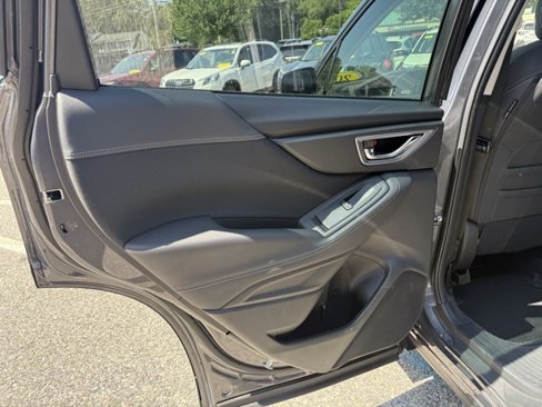 Used 2021 Subaru Forester Premium image 14
