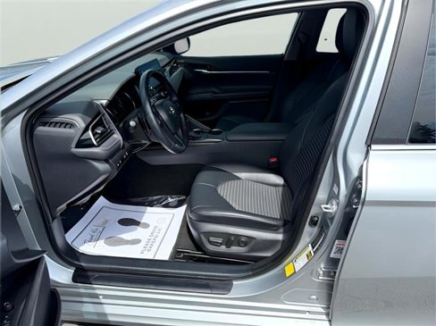 Used 2021 Toyota Camry SE image 12