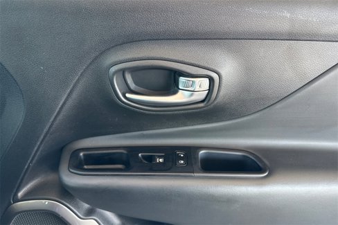 Used 2022 Jeep Renegade Latitude image 24