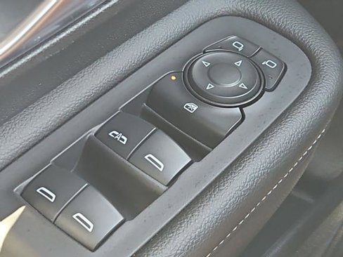 Certified 2024 GMC Terrain SLE image 21