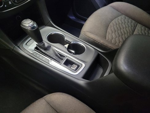 Used 2019 Chevrolet Equinox LT w/ Driver Convenience Package image 26
