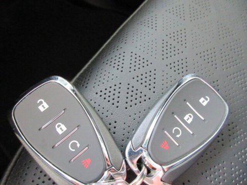 Used 2023 Chevrolet Bolt LT w/ Infotainment Package image 33
