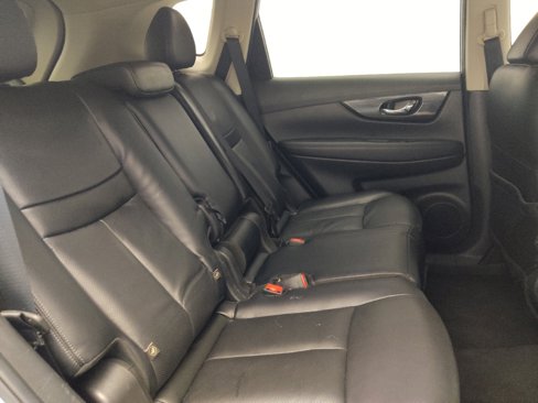 Used 2018 Nissan Rogue SL w/ Premium Package image 19