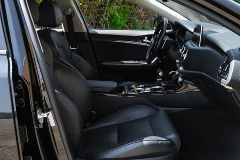 Used 2018 Kia Stinger Premium image 34