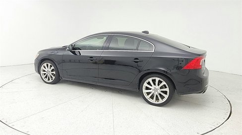 Used 2018 Volvo S60 T5 Inscription w/ Technology Package image 4