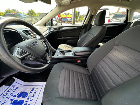 Used 2020 Ford Fusion SE image 11