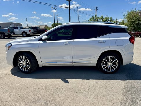 Used 2022 GMC Terrain Denali image 2