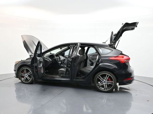 Used 2018 Ford Focus ST image 47