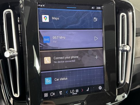 Certified 2023 Volvo XC40 B5 Plus w/ Climate Package image 25