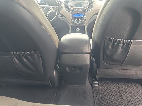 Used 2014 Hyundai Santa Fe GLS image 24
