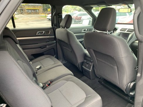 Used 2019 Ford Explorer XLT w/ Equipment Group 201A image 18