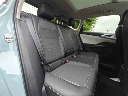 New 2025 Volkswagen Taos SE image 15