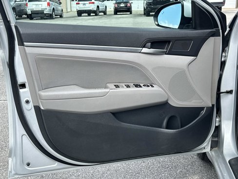 Used 2019 Hyundai Elantra SEL image 18
