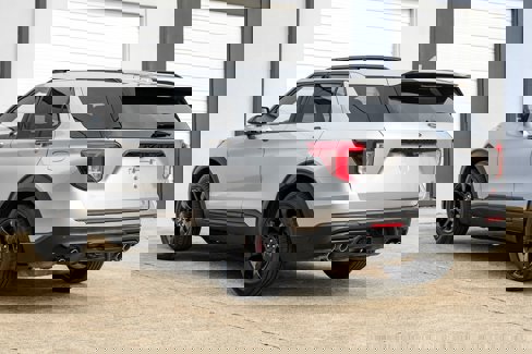 Used 2020 Ford Explorer ST w/ ST Street Pack image 9