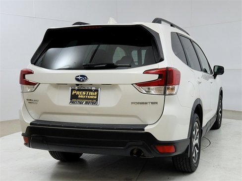 Used 2021 Subaru Forester Premium image 6