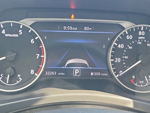 Used 2024 Nissan Sentra SV image 28