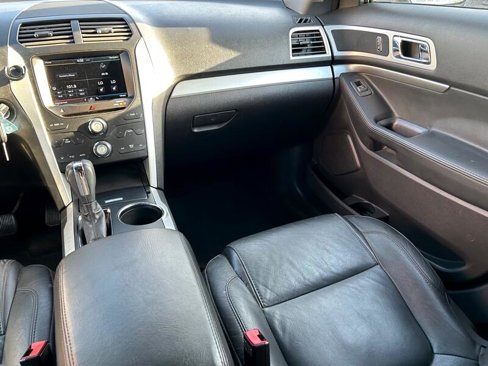 Used 2014 Ford Explorer XLT w/ Equipment Group 202A image 13