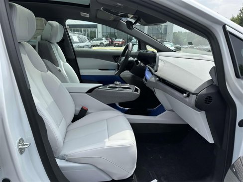 New 2025 Cadillac Optiq Luxury 1 image 10