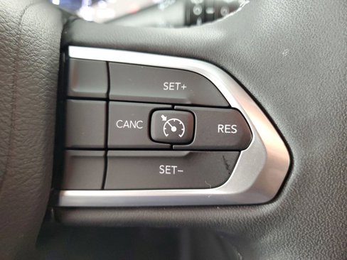 Used 2025 Jeep Compass Latitude w/ Altitude Special Edition image 23