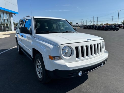 Used 2016 Jeep Patriot Sport image 3