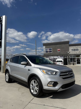 Used 2018 Ford Escape SE w/ SE Sync 3 Package image 1