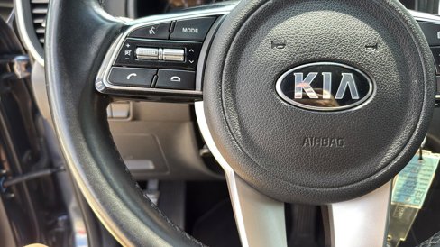 Used 2021 Kia Sportage S image 17