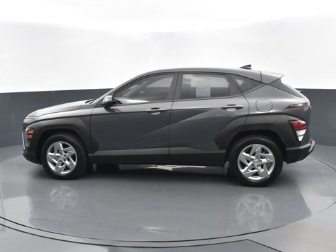 Certified 2025 Hyundai Kona SE image 7