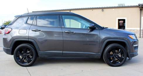Used 2018 Jeep Compass Latitude w/ Popular Equipment Group image 17