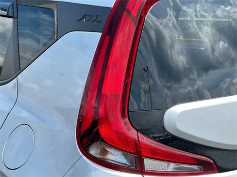 Certified 2020 Kia Soul S image 7