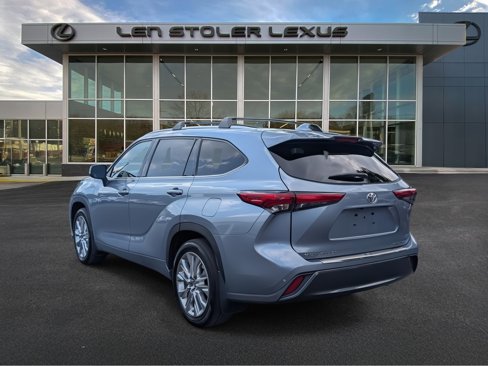 Used 2021 Toyota Highlander Limited image 6