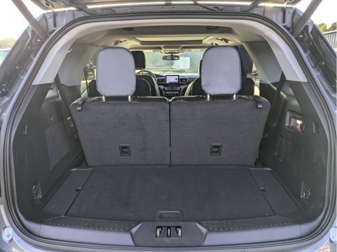 Certified 2022 Ford Explorer Limited w/ Equipment Group 301A image 9