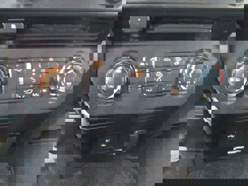 Used 2018 Ford F150 XLT image 13