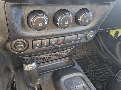 Used 2016 Jeep Wrangler Unlimited Rubicon image 21