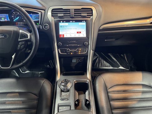 Used 2019 Ford Fusion SEL image 28