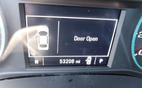 Used 2018 Chevrolet Cruze LT w/ Convenience Package image 4